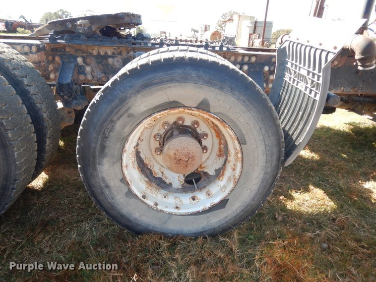 image for item DJ6719 2007 Mack CXN  semi truck