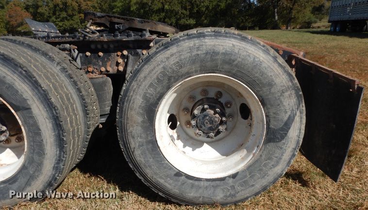 image for item DJ6719 2007 Mack CXN  semi truck