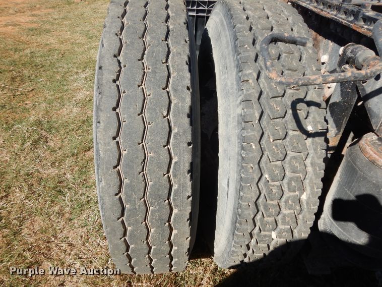 image for item DJ6719 2007 Mack CXN  semi truck