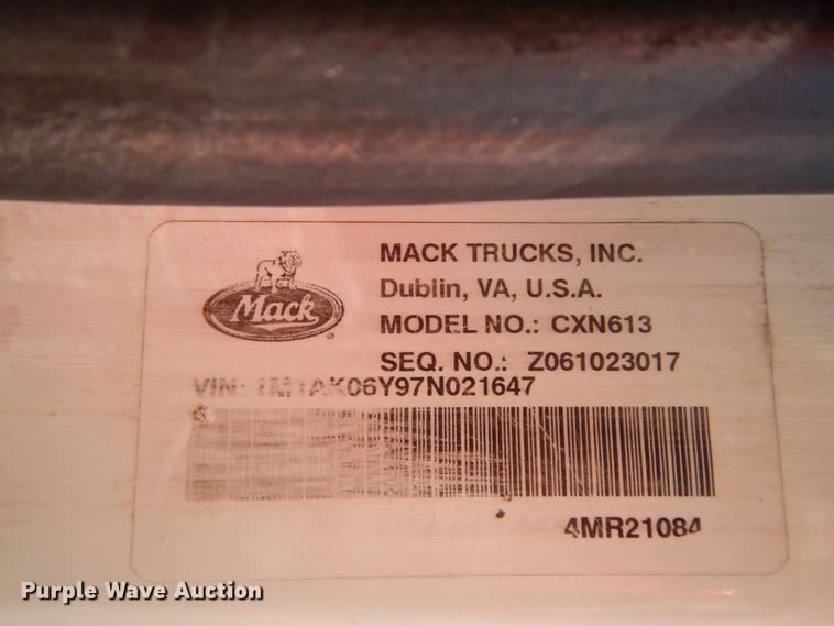 image for item DJ6719 2007 Mack CXN  semi truck