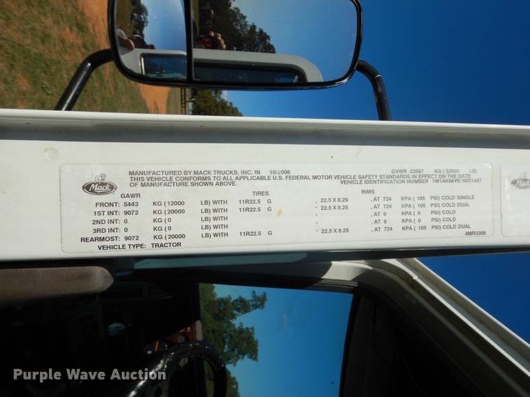 image for item DJ6719 2007 Mack CXN  semi truck