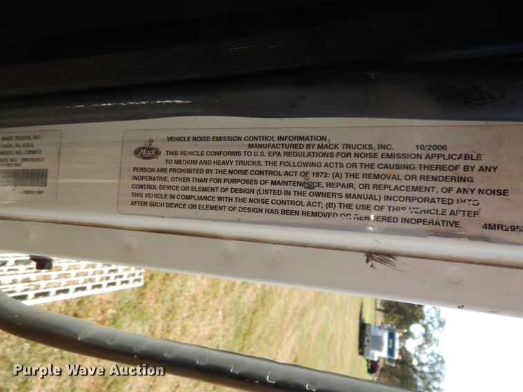 image for item DJ6719 2007 Mack CXN  semi truck