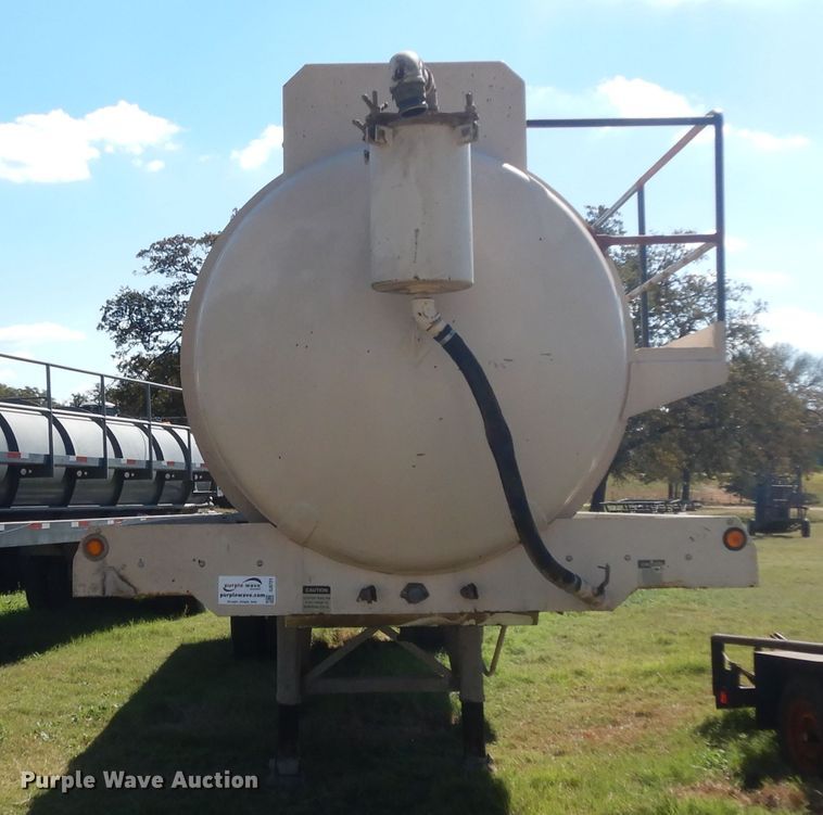 image for item DJ6721 2003 Proco vacuum trailer