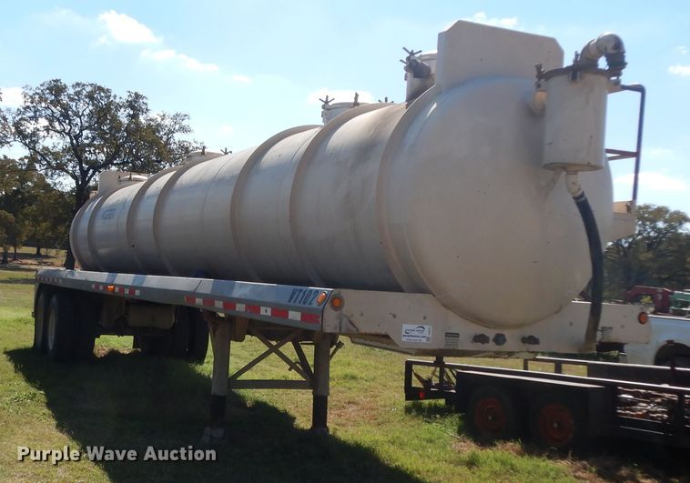 image for item DJ6721 2003 Proco vacuum trailer