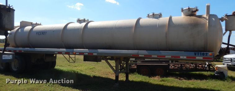 image for item DJ6721 2003 Proco vacuum trailer