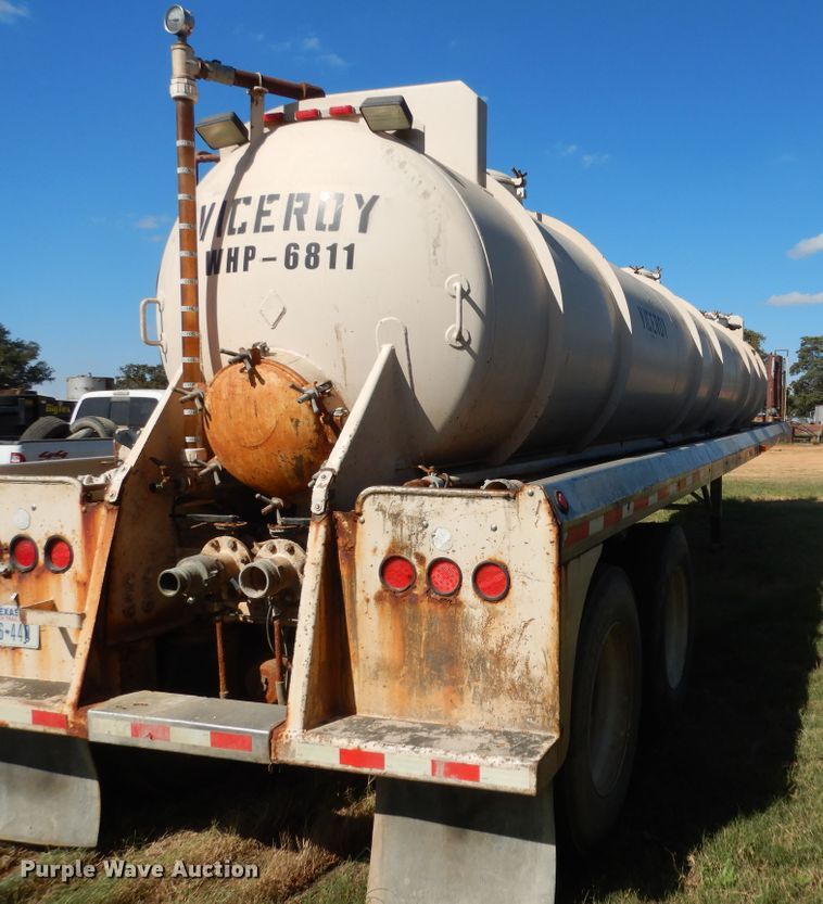 image for item DJ6721 2003 Proco vacuum trailer