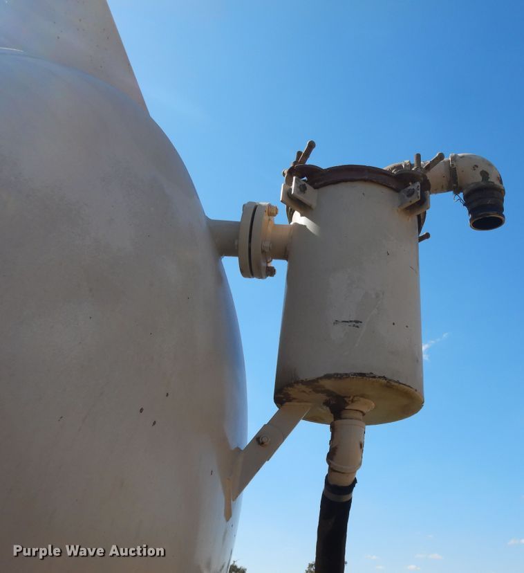 image for item DJ6721 2003 Proco vacuum trailer