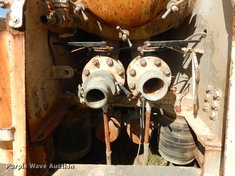 image for item DJ6721 2003 Proco vacuum trailer