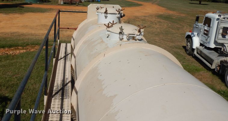 image for item DJ6721 2003 Proco vacuum trailer