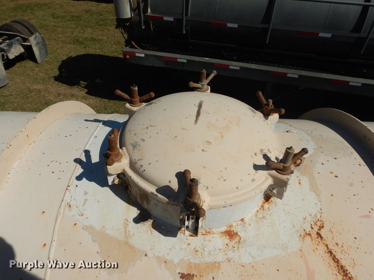 image for item DJ6721 2003 Proco vacuum trailer