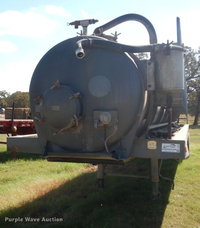 image for item DJ6722 2013 Troxell vacuum trailer