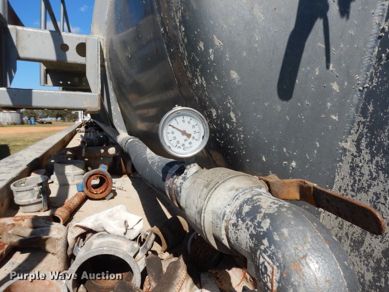 image for item DJ6722 2013 Troxell vacuum trailer