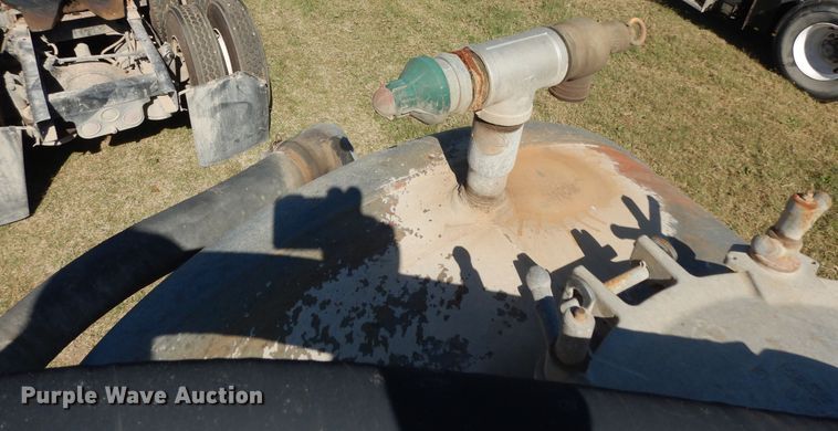 image for item DJ6722 2013 Troxell vacuum trailer