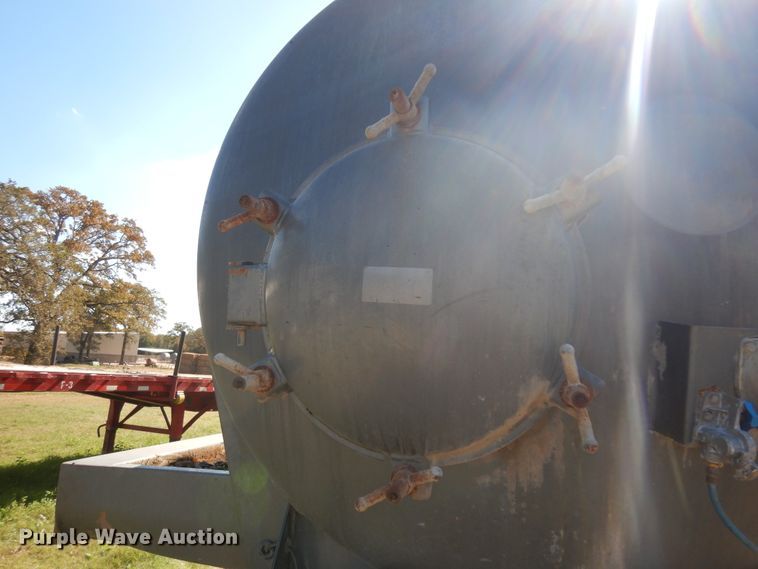 image for item DJ6722 2013 Troxell vacuum trailer