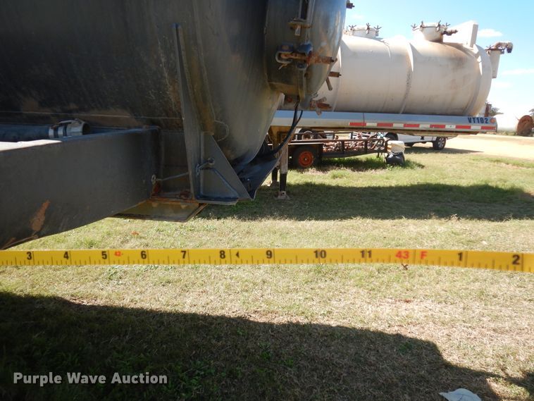 image for item DJ6722 2013 Troxell vacuum trailer