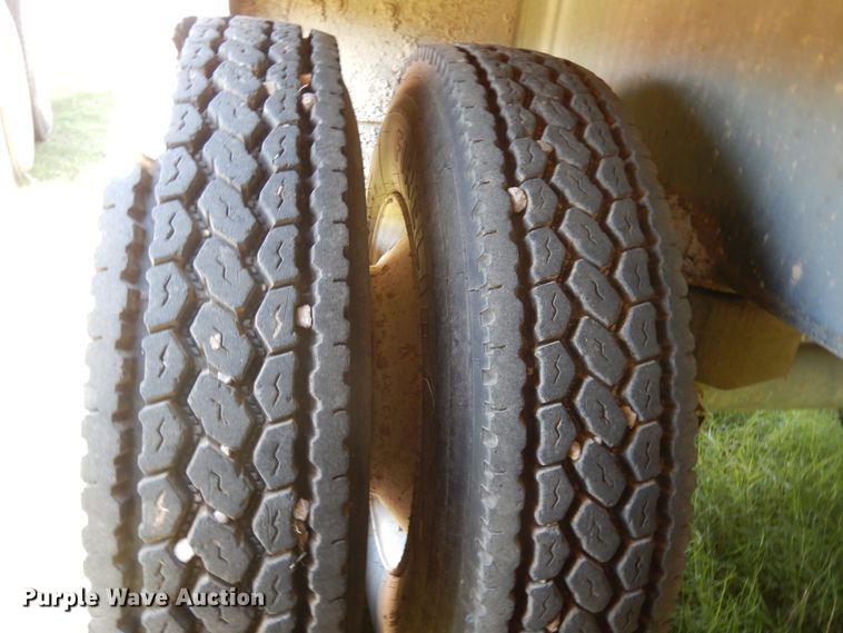 image for item DJ6722 2013 Troxell vacuum trailer