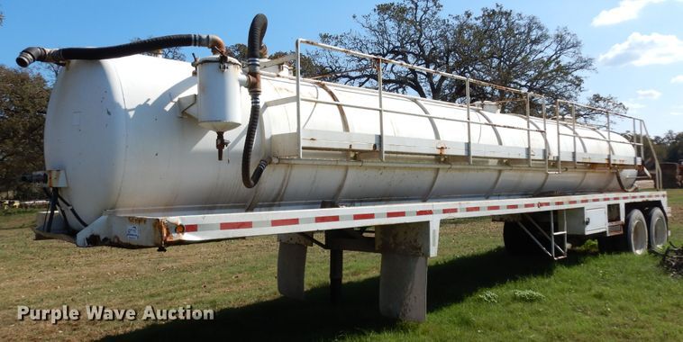 image for item DJ6723 2013 Grand King vacuum trailer