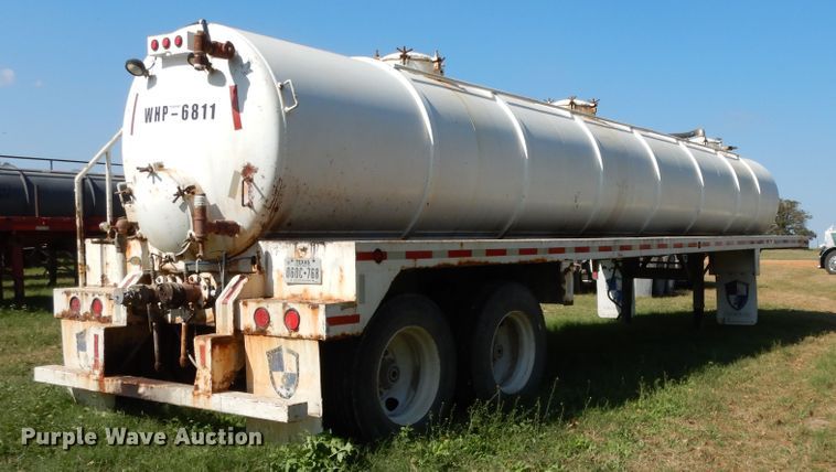 image for item DJ6723 2013 Grand King vacuum trailer