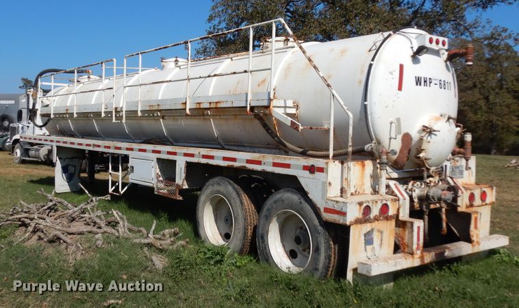 image for item DJ6723 2013 Grand King vacuum trailer