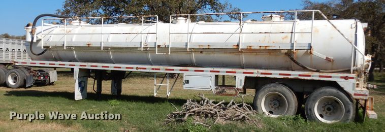 image for item DJ6723 2013 Grand King vacuum trailer