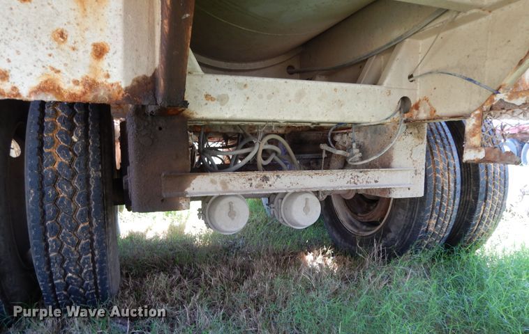 image for item DJ6723 2013 Grand King vacuum trailer