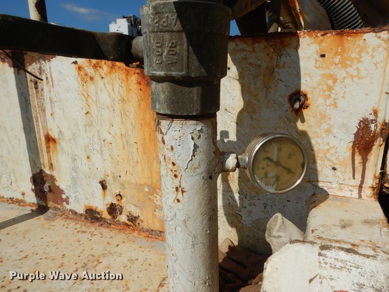 image for item DJ6723 2013 Grand King vacuum trailer