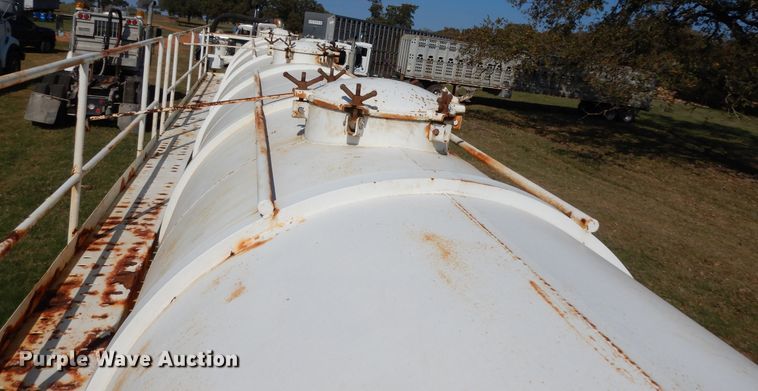 image for item DJ6723 2013 Grand King vacuum trailer