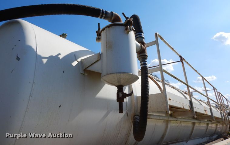 image for item DJ6723 2013 Grand King vacuum trailer