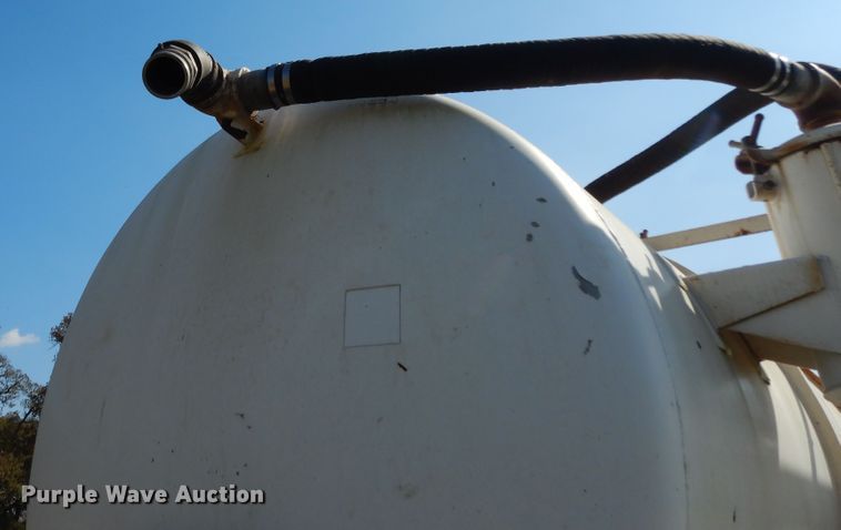 image for item DJ6723 2013 Grand King vacuum trailer