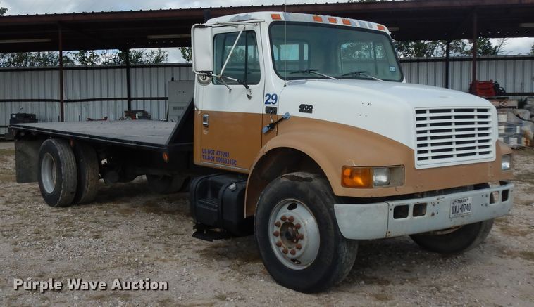 image for item DJ6725 2002 International 4700  flatbed truck