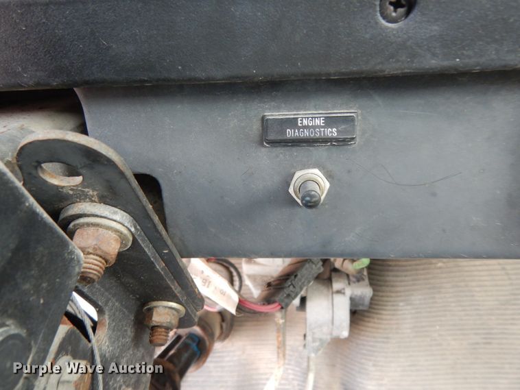 image for item DJ6725 2002 International 4700  flatbed truck