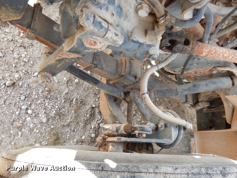 image for item DJ6725 2002 International 4700  flatbed truck