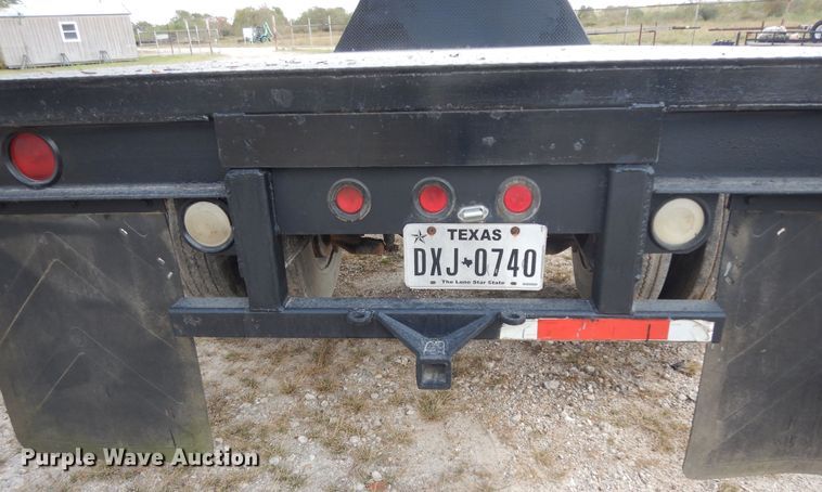 image for item DJ6725 2002 International 4700  flatbed truck