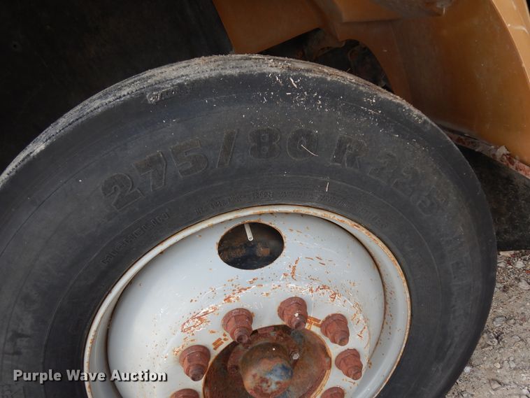 image for item DJ6725 2002 International 4700  flatbed truck