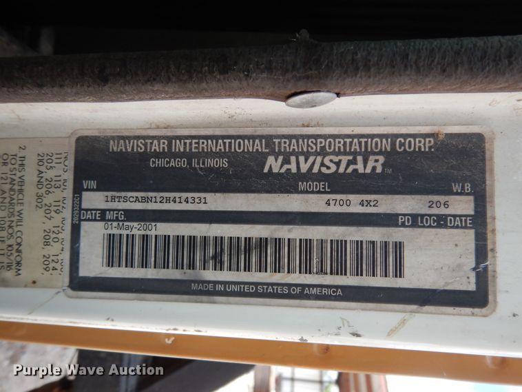 image for item DJ6725 2002 International 4700  flatbed truck