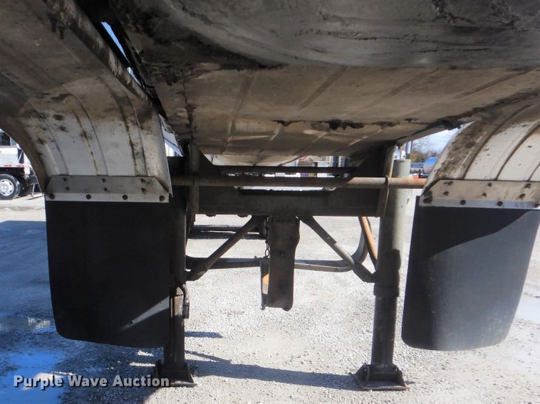 image for item DJ8520 1993 Polar Tank Trailers Inc tank trailer