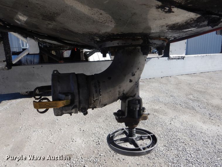 image for item DJ8520 1993 Polar Tank Trailers Inc tank trailer