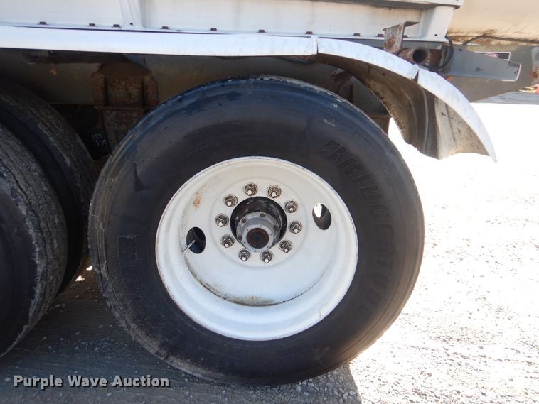 image for item DJ8520 1993 Polar Tank Trailers Inc tank trailer