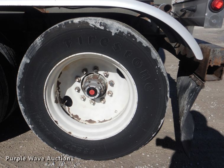 image for item DJ8520 1993 Polar Tank Trailers Inc tank trailer