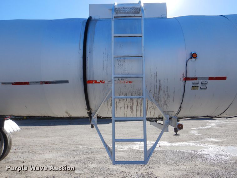 image for item DJ8520 1993 Polar Tank Trailers Inc tank trailer