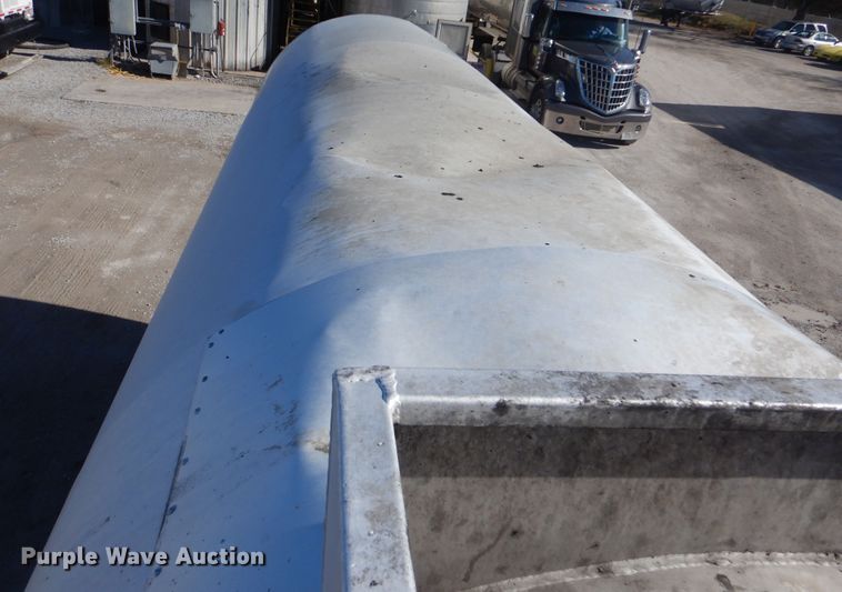 image for item DJ8520 1993 Polar Tank Trailers Inc tank trailer