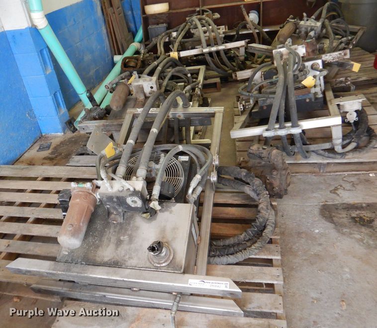 image for item DY9582 (5) AKG Cool Line HC26-23851 wet kits