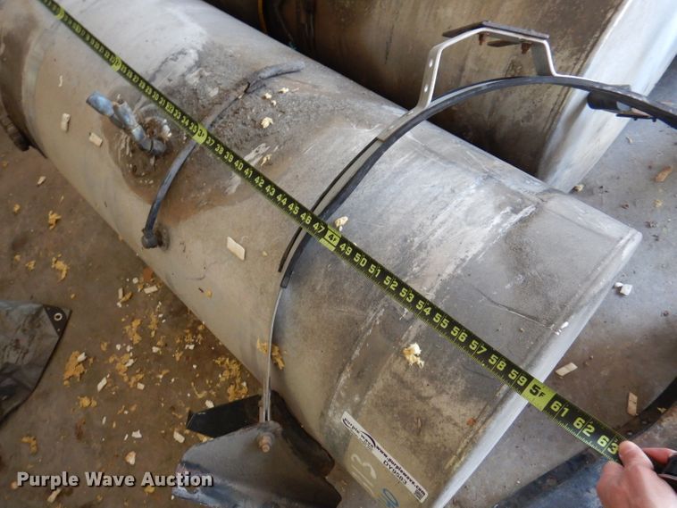 image for item DY9583 (5) fuel tanks