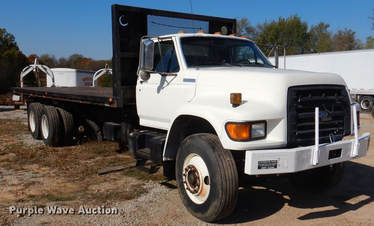 image for item DY9587 1996 Ford FT900  rollback truck