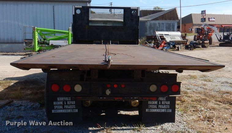 image for item DY9587 1996 Ford FT900  rollback truck