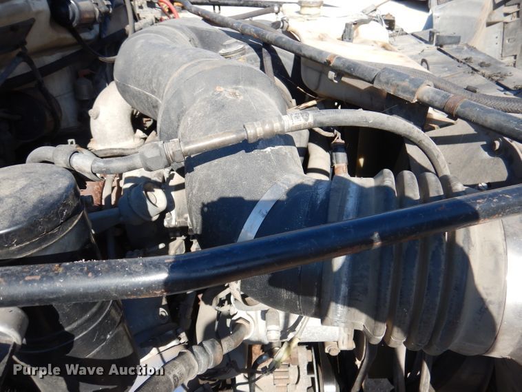 image for item DY9587 1996 Ford FT900  rollback truck