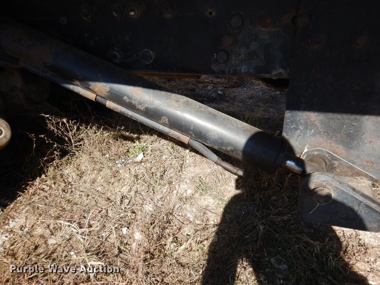 image for item DY9587 1996 Ford FT900  rollback truck