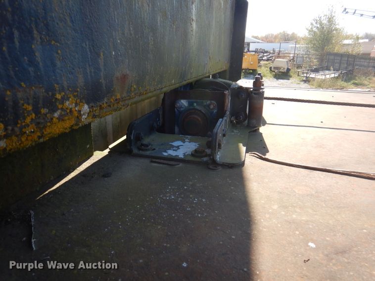 image for item DY9587 1996 Ford FT900  rollback truck