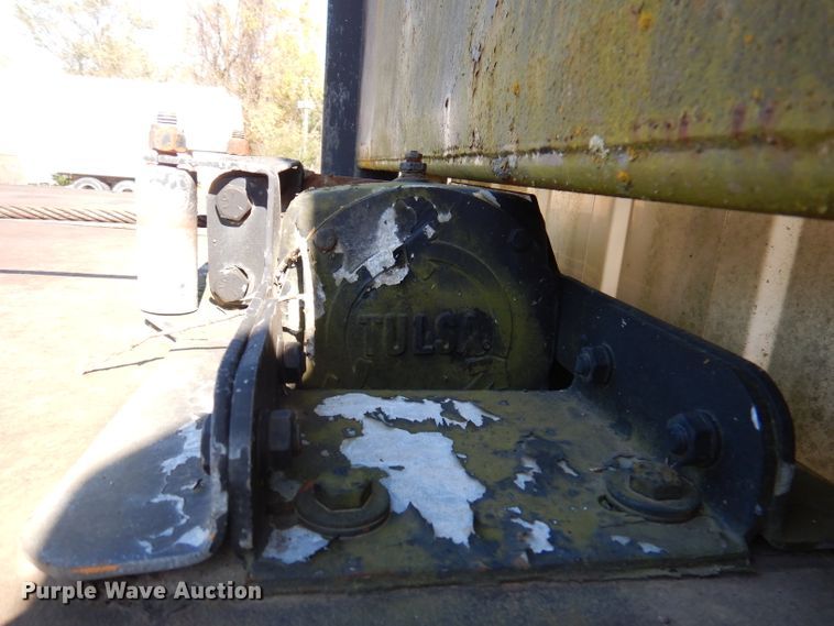 image for item DY9587 1996 Ford FT900  rollback truck