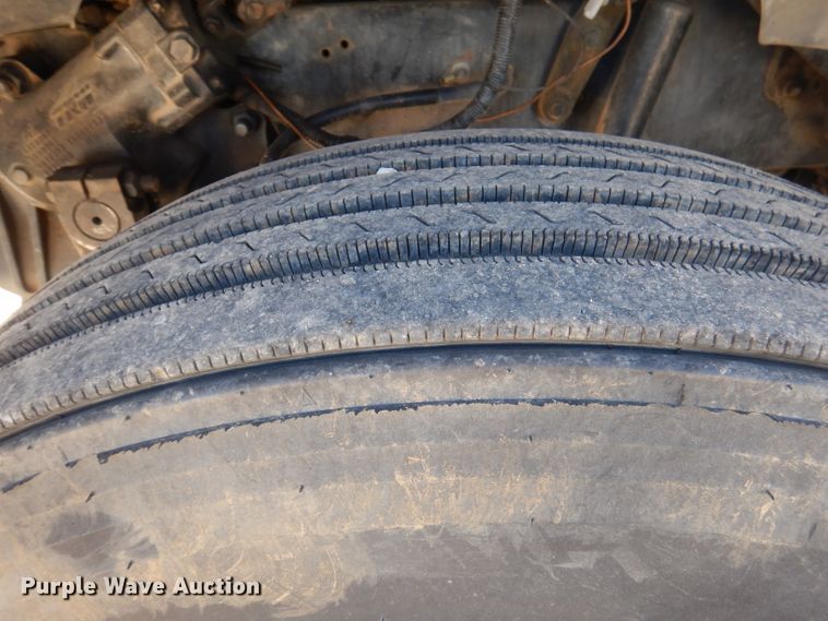 image for item DY9587 1996 Ford FT900  rollback truck